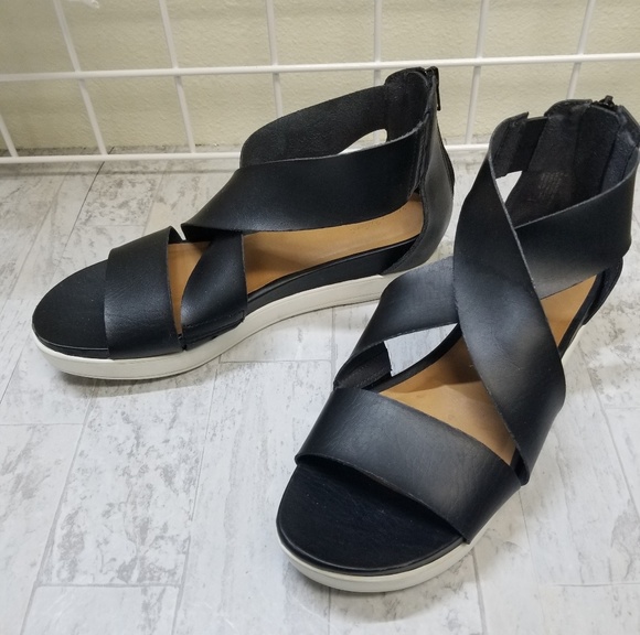 Universal Thread Black Hummingbird Sandals sz 10